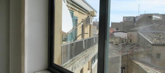 Квартира с 2 комнатами в Энна, Италия № 49056 10