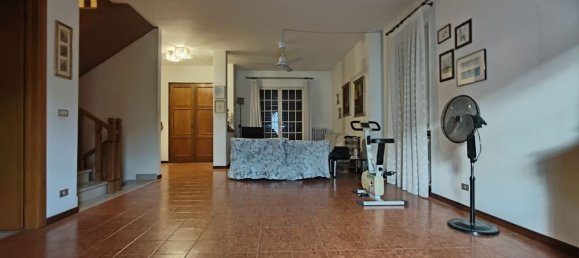 Вилла с 7 комнатами в Карпи, Италия № 73617 3