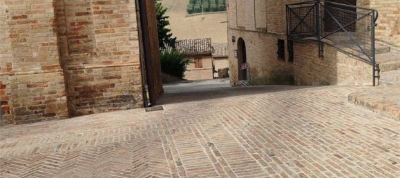 6 rooms House in Morrovalle, Italy No. 88604 5