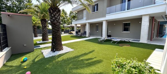 10 rooms Villa in Desenzano del Garda, Italy No. 176573 43