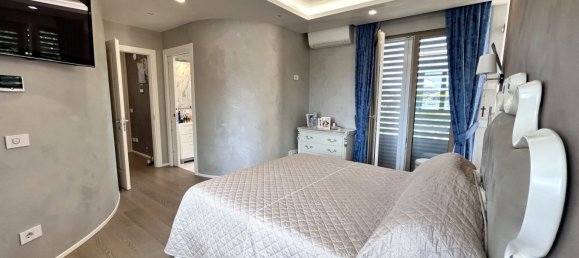 10 rooms Villa in Desenzano del Garda, Italy No. 176573 24