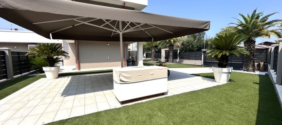 10 rooms Villa in Desenzano del Garda, Italy No. 176573 2