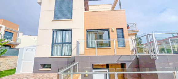 5 dormitorios villa en venta en La Zenia, Alicante, Comunidad Valenciana, Spain № 366198 19