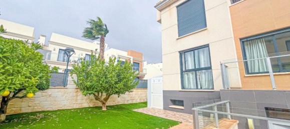5 dormitorios villa en venta en La Zenia, Alicante, Comunidad Valenciana, Spain № 366198 17