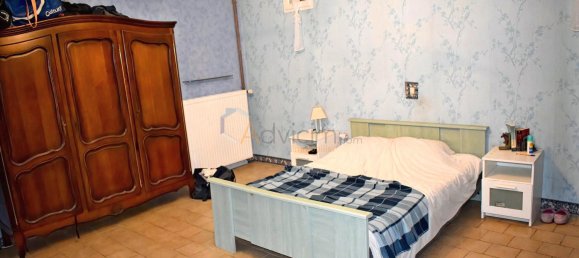 2 bedrooms House in Villebout, France No. 51460 5