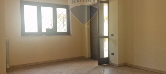 2 Schlafzimmer Wohnung in Orta di Atella, Italy, Nr. 77151 3