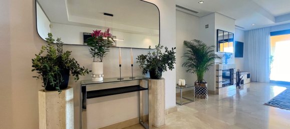 3 bedrooms Apartment in Benahavis, Spain No. 135005 6