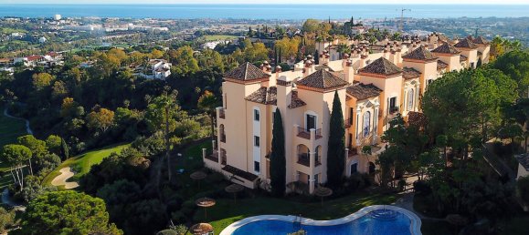 3 bedrooms Apartment in Benahavis, Spain No. 135005 2