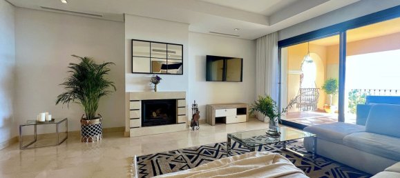 3 bedrooms Apartment in Benahavis, Spain No. 135005 13