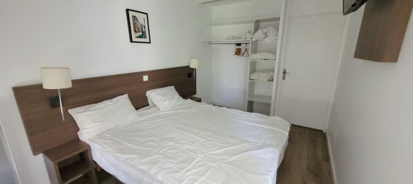 Apartamento de 1 dormitorio en Roissy-en-France, France No. 178158 3