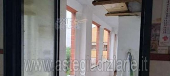 3 bedrooms Apartment in Prato, Italy No. 365072 8