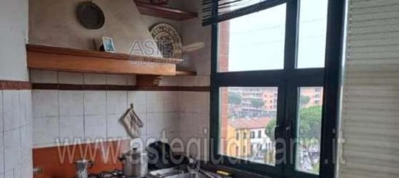 3 bedrooms Apartment in Prato, Italy No. 365072 6