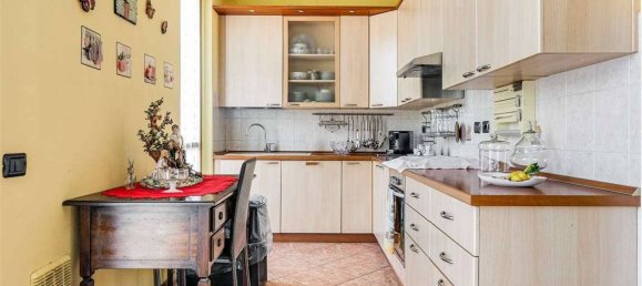 3 Schlafzimmer Haus in Carate Brianza, Italy, Nr. 275304 9