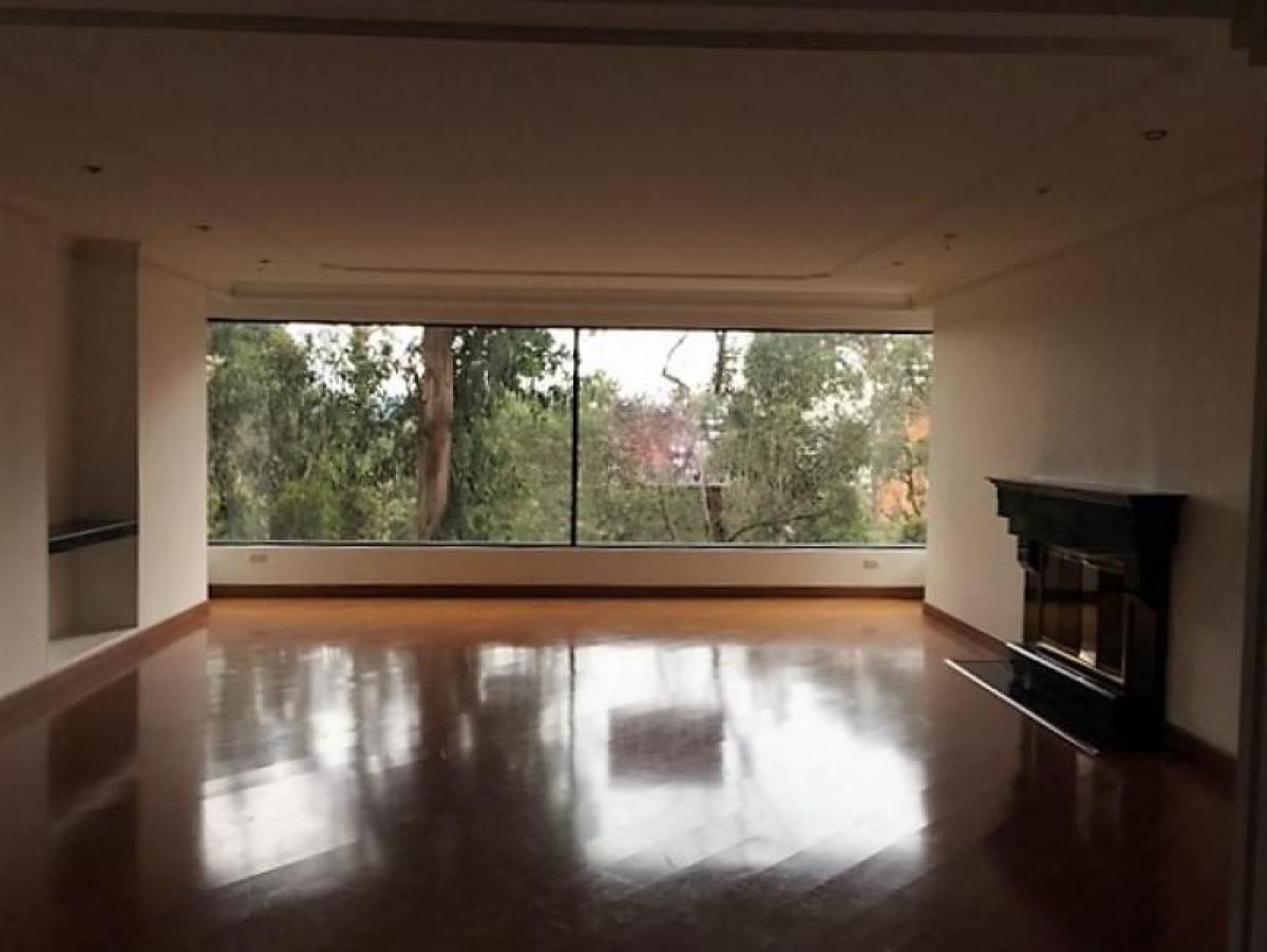 4 bedrooms House in Bogota, Colombia No. 13823