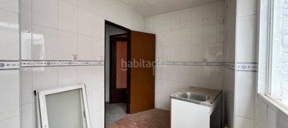 Apartamento de 3 dormitorios en Maracena, Spain No. 178860 12