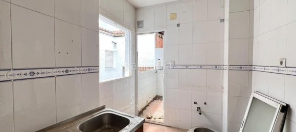 Apartamento de 3 dormitorios en Maracena, Spain No. 178860 13