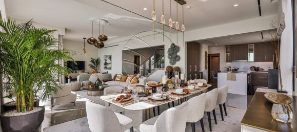 5 bedrooms Villa in Abu Dhabi, UAE No. 29140 6