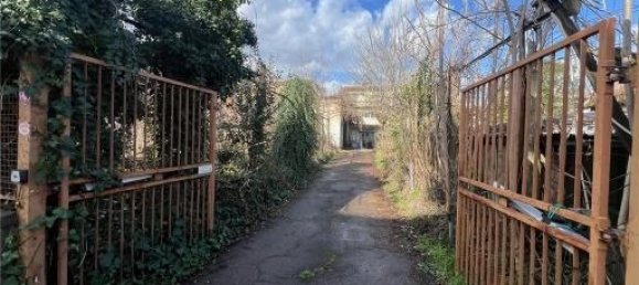 9 rooms Apartment in Scandicci, Italy No. 30883 3