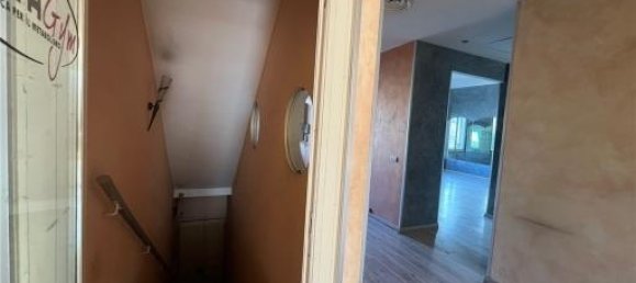 9 rooms Apartment in Scandicci, Italy No. 30883 14