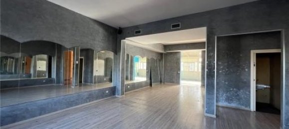 9 rooms Apartment in Scandicci, Italy No. 30883 10