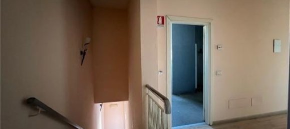 9 rooms Apartment in Scandicci, Italy No. 30883 19