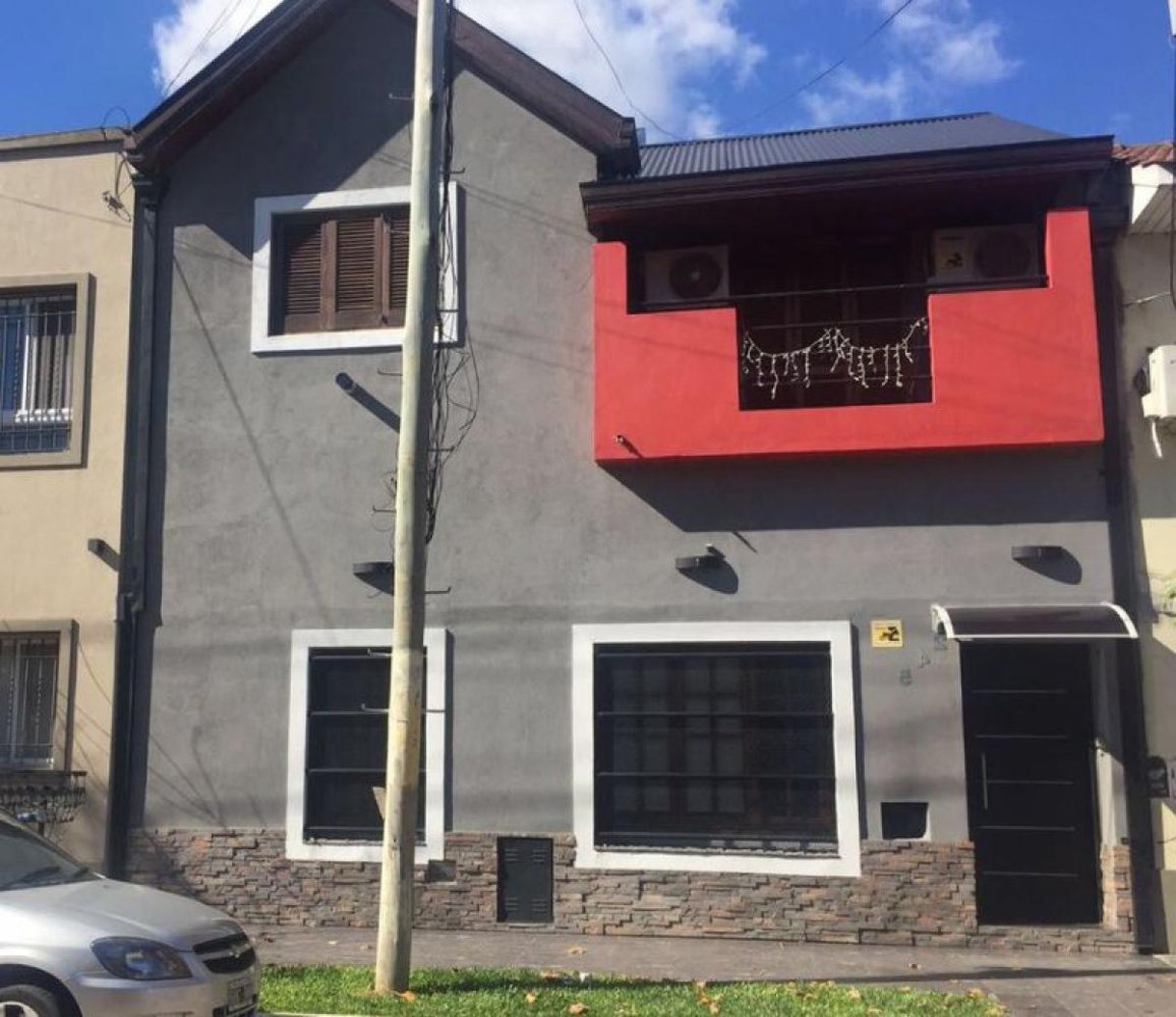 3 bedrooms House in Quilmes, Argentina No. 15334