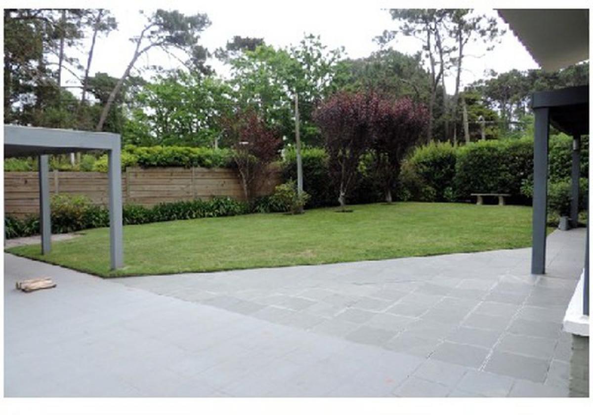 3 bedrooms House in Maldonado, Uruguay No. 11252