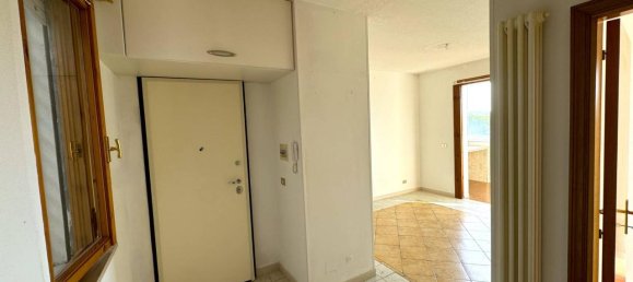 3 rooms Apartment in Fermo, Italy No. 5692 7