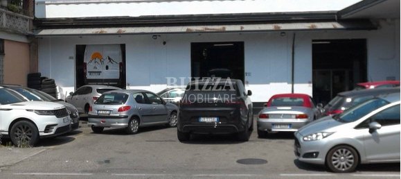 3 rooms Commercial property in Brescia, Italy No. 271135 4