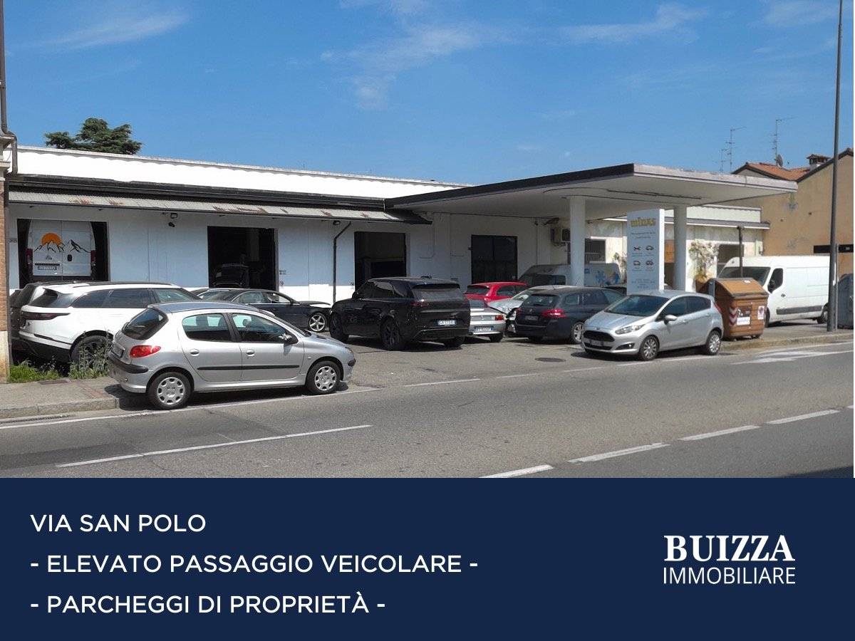 3 rooms Commercial property in Brescia, Italy No. 271135