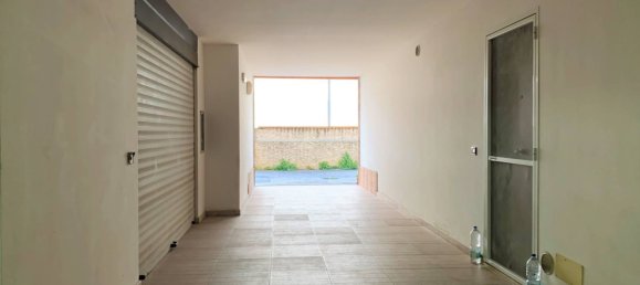 1 room Garage in Catanzaro, Italy No. 176666 2