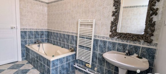 4 bedrooms House in Chateaudun, France No. 55684 7