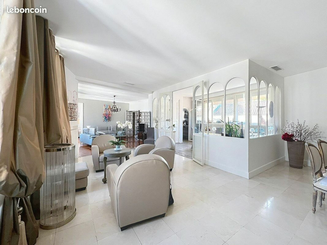 3 Schlafzimmer Wohnung in Avignon, France, Nr. 345980