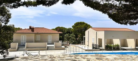 Квартира с 2 комнатами в Ливорно, Италия № 270339 5