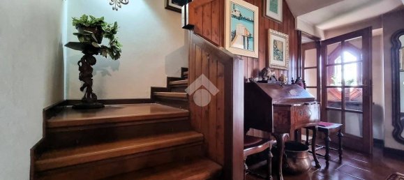 4 bedrooms Villa in Borgo Virgilio, Italy No. 122160 18