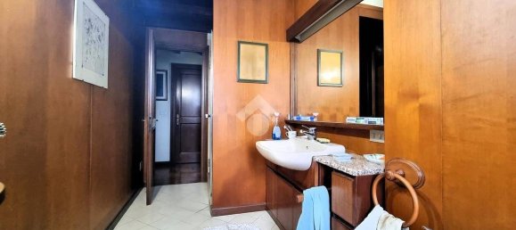 4 bedrooms Villa in Borgo Virgilio, Italy No. 122160 23