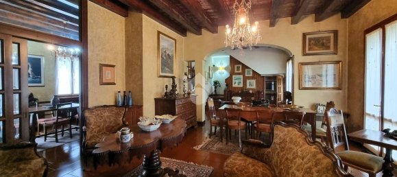 4 bedrooms Villa in Borgo Virgilio, Italy No. 122160 6