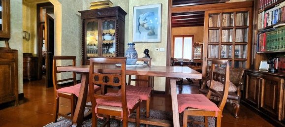 4 bedrooms Villa in Borgo Virgilio, Italy No. 122160 9