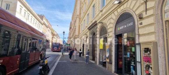 1 room Commercial property in Rome, Italy No. 345897 6