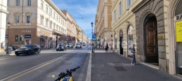 1 room Commercial property in Rome, Italy No. 345897 4