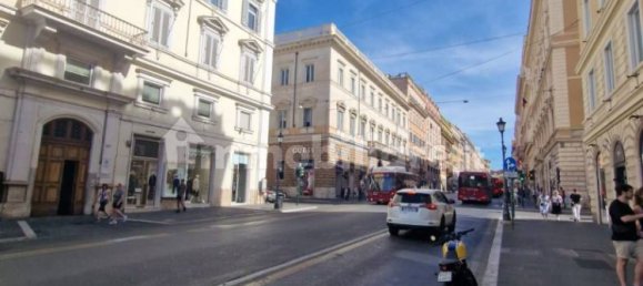 1 room Commercial property in Rome, Italy No. 345897 3