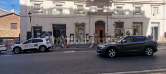1 room Commercial property in Rome, Italy No. 345897 2