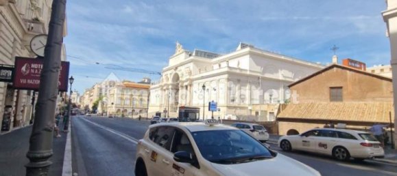 1 room Commercial property in Rome, Italy No. 345897 5