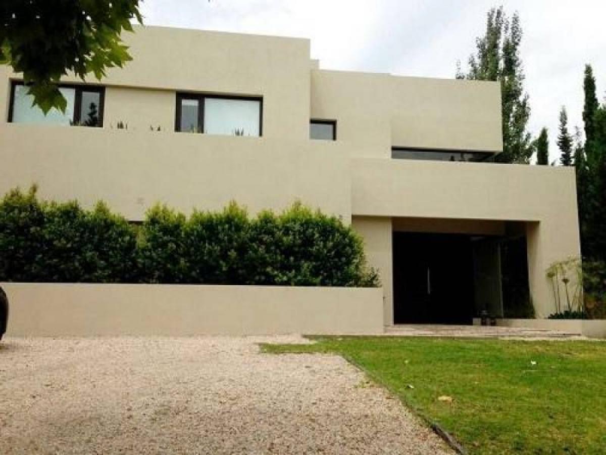 3 bedrooms House in Tigre, Argentina No. 2592