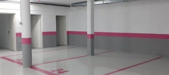  Garage in Zaragoza, Spain No. 68153 2