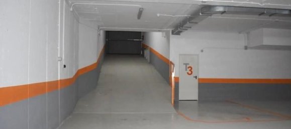  Garage in Zaragoza, Spain No. 68153 13