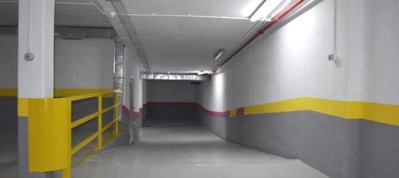  Garage in Zaragoza, Spain No. 68153 12