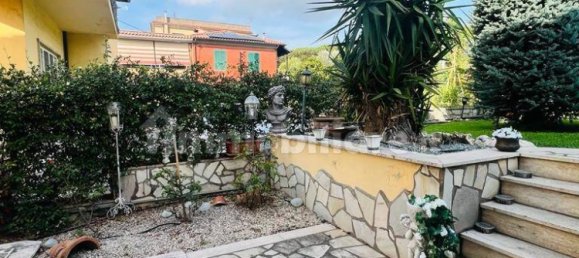 5 bedrooms Villa in Rome, Italy No. 320153 6