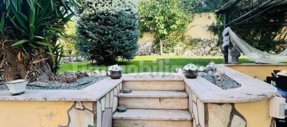 5 bedrooms Villa in Rome, Italy No. 320153 8