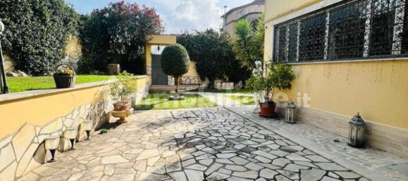 5 bedrooms Villa in Rome, Italy No. 320153 12